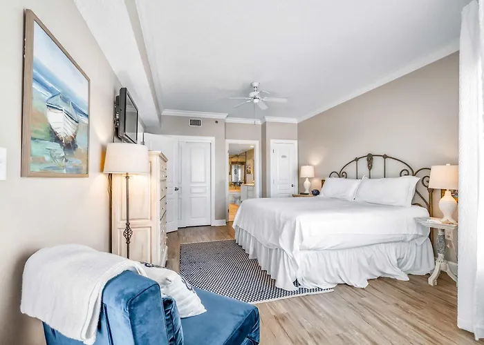 Gulf-view In Beachfront Complex With A Balcony Ac Pools & Gym Holiday home